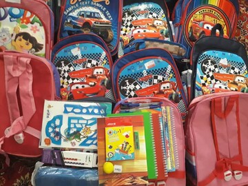 بسته های لوازم التحریر بین دانش آموزان نیازمند تهرانی توزیع شد