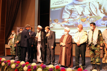 تصاویر/  آئین تجلیل از پیشکسوت دفاع مقدس  خراسان شمالی