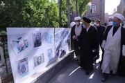 تصاویر / بازدید نماینده ولی فقیه در آذربایجان شرقی از نمایشگاه هفته دفاع مقدس در مدرسه علمیه طالبیه تبریز