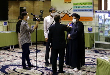 حضور در ۲۹ نمایشگاه در ۱۲ کشور/ چاپ ۳۴۰ جلد کتاب