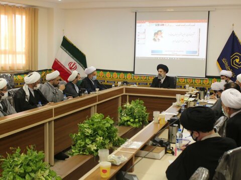 نشست روحانیون و فعالان فرهنگی کردستان با معاون حوزه های علمیه خواهران