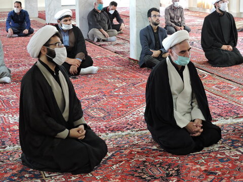 تصاویر /  مراسم بزرگداشت هفته دفاع مقدس در مدرسه علمیه ولیعصر (عج) تبریز