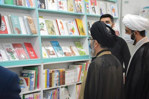 تصاویر/ بازدید نماینده ولی فقیه در آذربایجان غربی  از نمایشگاه دائمی پاتوق کتاب ارومیه