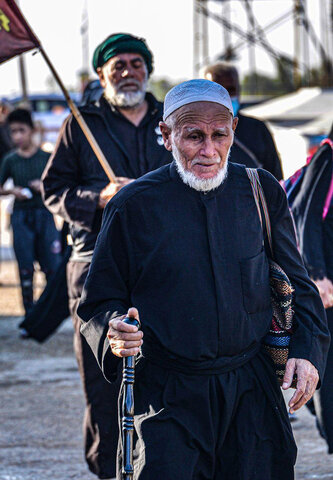 حضور سالخوردگان در پیاده روی زیارت اربعین حسینی