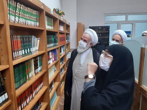 بازدید نماینده ولی فقیه در کاشان از مدرسه علمیه حضرت زینب (س) آران و بیدگل