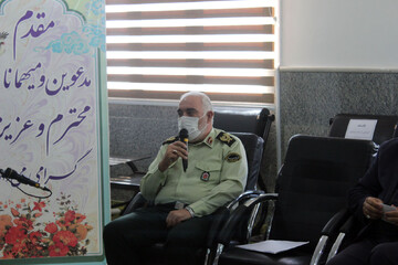 وضع حجاب و عفاف با کار پلیسی حل نمی شود