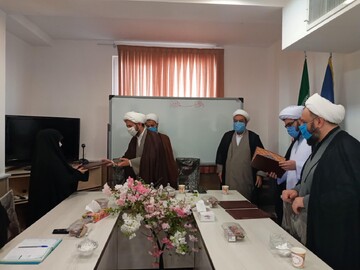 طلاب خواهر و برادر پژوهشگر سمنان تجلیل شدند