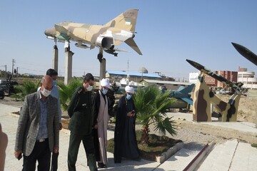 تصاویر/ بازدید رئیس عقیدتی سیاسی بنیاد حفظ آثار دفاع مقدس از موزه دفاع مقدس سمنان