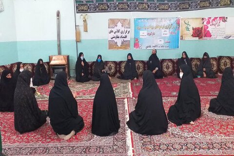 برگزاری اردوی جهادی مبلغان خواهر در شهرستان فامنین