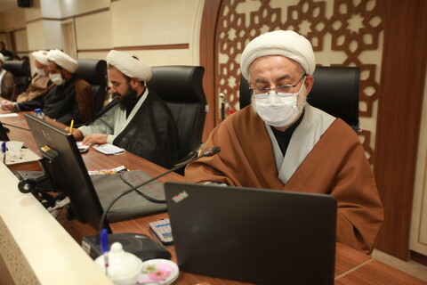 نشست مسئولان انجمن‌های علمی حوزه با آیت الله اعرافی