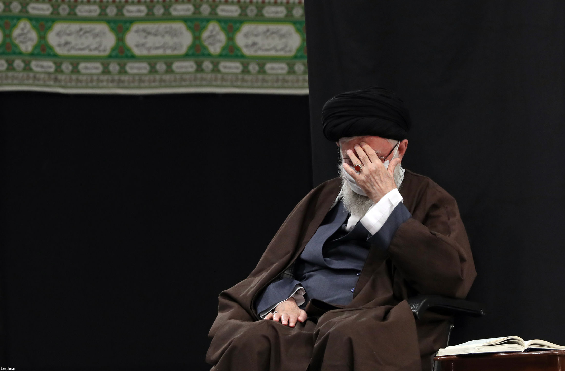 إقامة مراسم قراءة زيارة الاربعين بحضور قائد الثورة الاسلامية