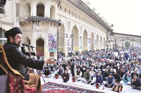 ہندوستان میں کورونا وبا کے چلتے نہیں برآمد ہوسکا چہلم کا تاریخی جلوس،مجلس و ماتم میں کوئی کمی نظر نہیں آئی