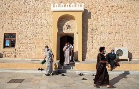 مساجد لیبی پس از ۷ ماه تعطیلی بازگشایی شدند