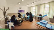 جهاد بدون وقفه طلاب اصفهانی در شرایط کرونایی| تولید روزانه ۳۰ هزار دستکش یک بار مصرف و ۵۰۰ دست لباس بیمارستانی