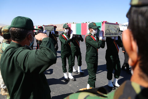 تصاویر/ آئین استقبال و تشییع پیکر سه شهید تازه تفحص شده در بجنورد