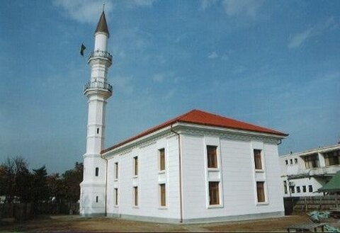 افراد ناشناس پنجره مسجد در بوسنی و هرزگوین را شکستند
