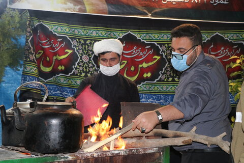 تصاویر| ادامه فعالیت مبلغین قشقایی در بین الحرمین شیراز