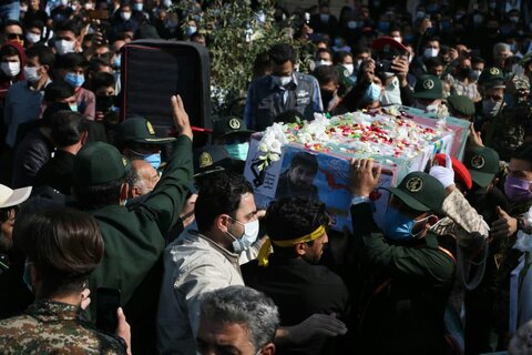 تصاویر/ مراسم تشییع شهید مدافع حرم «زکریا شیری» در قزوین