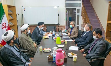 بازدیدمسئول مرکز بررسی های راهبردی و مطالعات حوزه و روحانیت از مرکز پژوهشی مبنا