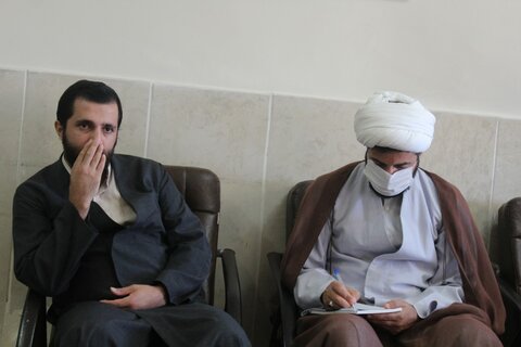 تصاویر| جلسه شورای وقف در مدرسه علمیه کامیاران با حضور مدیر حوزه علمیه کردستان