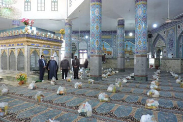 ۲۲۰ بسته معیشتی به ارزش ۵۵۰ میلیون ریال به نیازمندان ابرکوهی اهدا شد