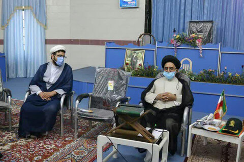 تصاویر/دیدار دو جانبه کارکنان نیروی انتظامی و امام جمعه ابرکوه در هفته ناجا