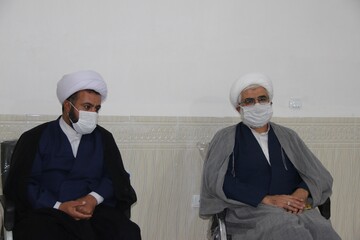 طلاب و روحانیون هر زمان که نیاز باشد در خدمت مردم هستند