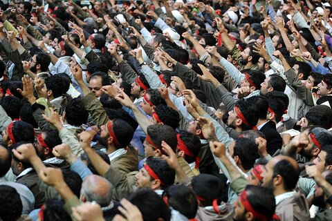 دیدار هزاران نفر از بسیجیان استان قم‌ با رهبر معظم انقلاب در ۲ آبان ۸۹
