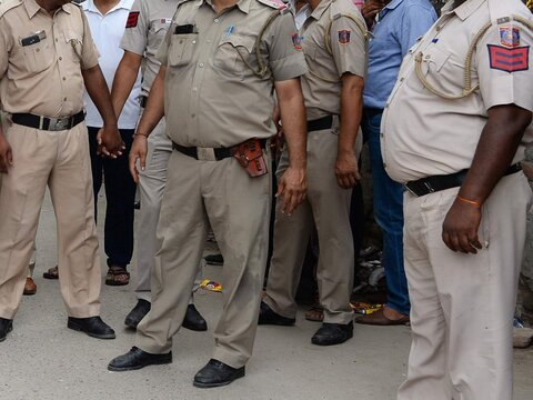 پلیس مسلمان در اوتارپرادش هند به خاطر داشتن ریش اخراج شد