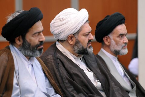 بازنشر/ تصاویر دیدار اعضای شورای عالی حوزه با رهبر معظم انقلاب ۴ آبان ۸۹