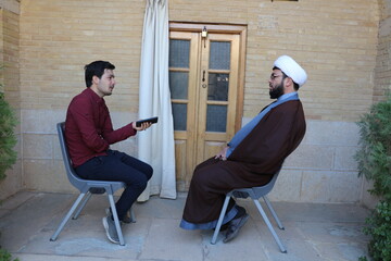 گفت‌وگو با یک روحانی مداح | حواله امام حسین(ع) برای کارگر شهرداری | چرا برخی مداحان مبالغ هنگفت درخواست می کنند؟