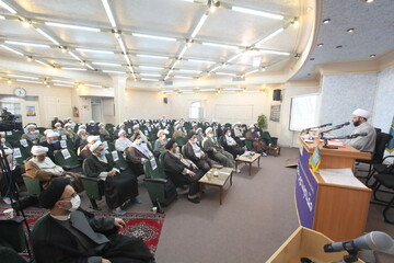 تصاویر/ نشست نمایندگان طلاب و فضلای حوزه علمیه قم با حضور رئیس سازمان تبلیغات اسلامی کشور