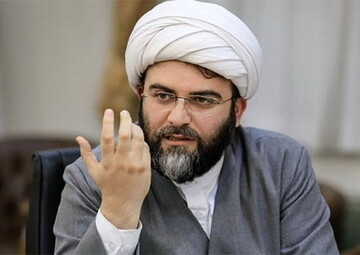 اگر چشممان را به انتخابات در ایران و آمریکا بدوزیم دچار انفعال می‌شویم