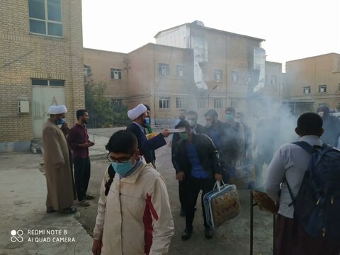 تصاویر| اعزام گروه جهادی طلاب کردستان به استان خراسان برای مشارکت در طرح «جهاد زعفران»