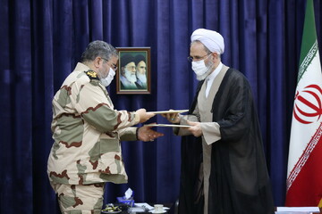 تفاهم نامه همکاری حوزه‌های علمیه و سازمان پدافند غیرعامل امضا شد