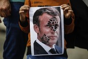 فرانسه با ترس از جریان‌سازی اسلام به  هتک حرمت افتاده است