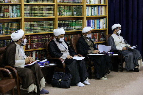تصاویر/ دیدار هیئت امنای مدرسه عالی مطالعات اسلام و غرب با آیت الله اعرافی