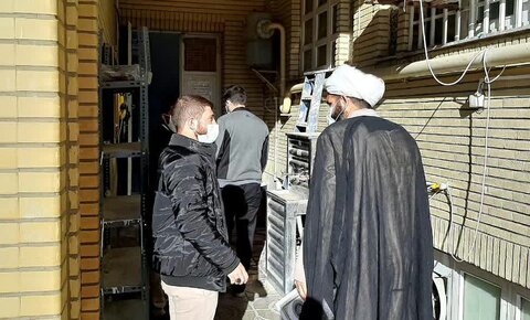 تصاویر|اعزام طلاب گروه جهادی «من القلوب» مدرسه علمیه بیجار به بیمارستان امام حسین (ع) برای کمک