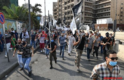 تظاهرات مردم لبنان در اعتراض به اهانت فرانسه به پیامبر اکرم (ص)