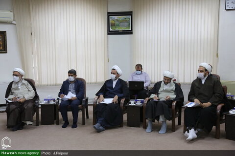 بالصور/ مدير الحوزات العلمية في محافظة مازندران يلتقي بآية الله الأعرافي