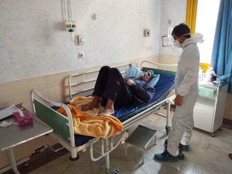 تصاویر/ حضور گروه های جهادی طلاب بیجاری در بیمارستان امام حسین (ع) این شهرستان