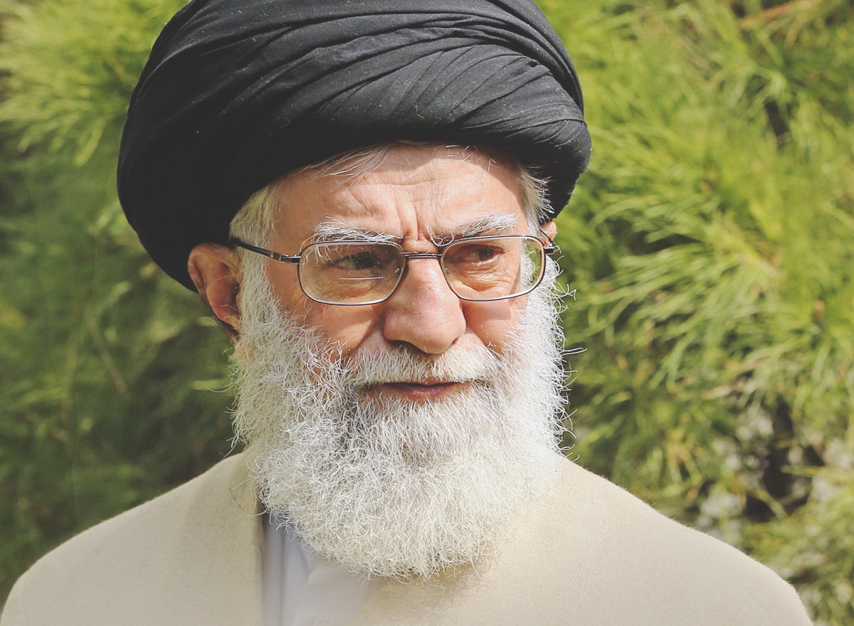  رهبر انقلاب: دستگاه های دولتی آغوش خود را به روی بچه های انقلابی باز کنند؛ نه ضد انقلاب