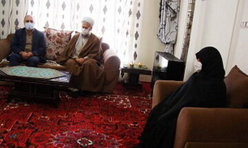 دیدار امام‌جمعه اهر با خانواده شهیدان معصوم‌زاده