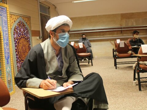 دوره مشاوره بالینی با حضور اساتید و طلاب کردستانی در مدرسه علمیه قروه
