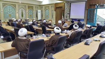 تصاویر/ نشست هم اندیشی معاونین تهذیب مدارس علمیه چهارمحال و بختیاری