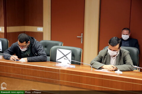 بالصور/ مؤتمر صحفي لآية الله السيد أحمد خاتمي