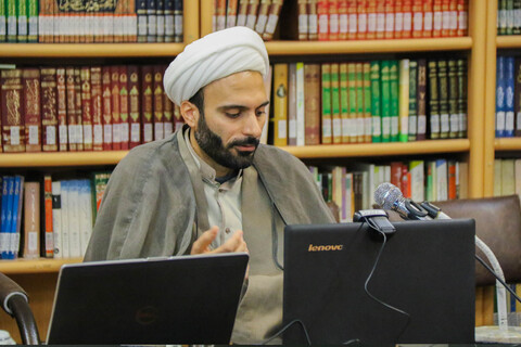 تصاویر/ کرسی آزاد اندیشی نقد رَوَند آموزش مهارتهای پژوهشی در حوزه علمیه اصفهان
