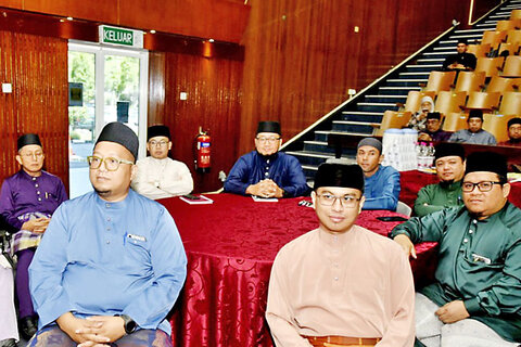 100 mosque affairs officers complete Tadabbur Al-Quran workshop