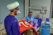 تصاویر/ ایران کے شہر یزد میں مریضوں کو پرچم حضرت عباس (ع) کی زیارت کرائی گئ۔