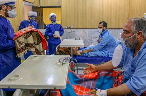 حضور مبلغان جهادی با پرچم حرم حضرت عباس(ع) در بیمارستان‌های یزد